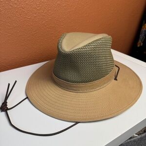 NWOT Henschel Breezer Hat